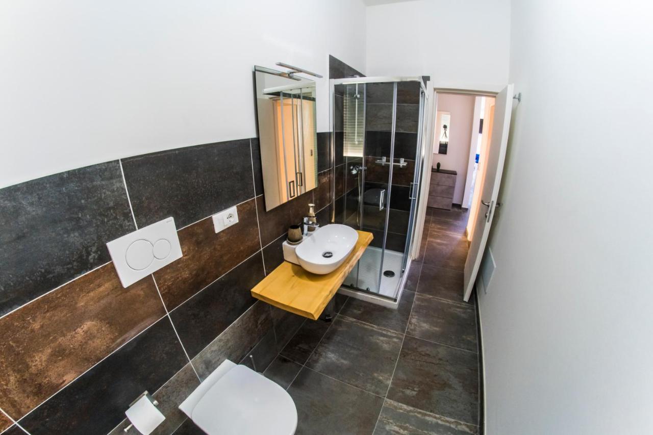4 Balconi Rooms-Elements B&B 莱切 外观 照片