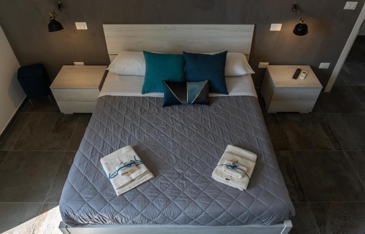 4 Balconi Rooms-Elements B&B 莱切 外观 照片