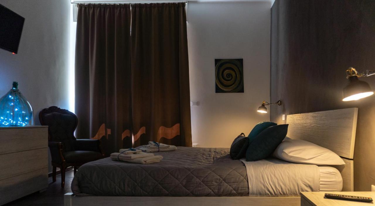 4 Balconi Rooms-Elements B&B 莱切 外观 照片